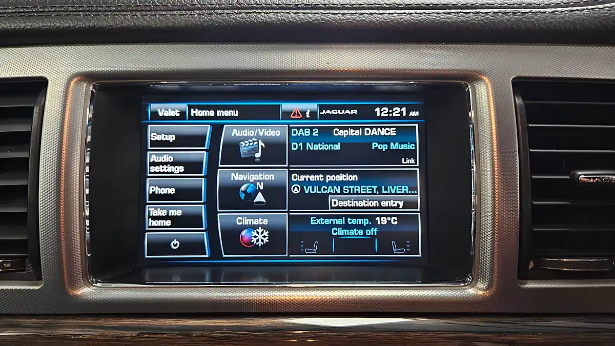 Used 2015 Jaguar Xf R-Sport Red - Interior and Exterior details 18
