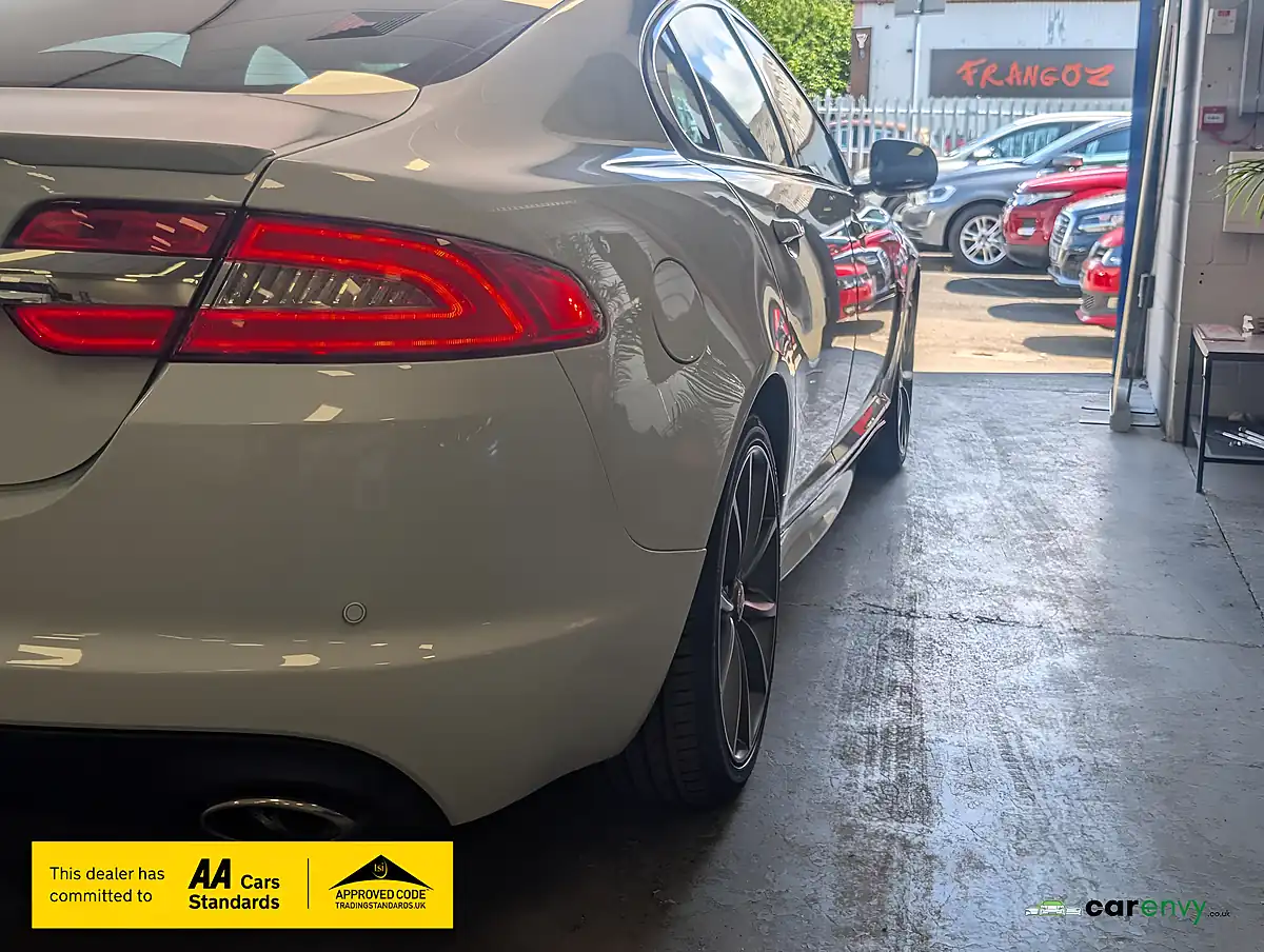 Used 2015 Jaguar Xf R-Sport White - Interior and Exterior details 10