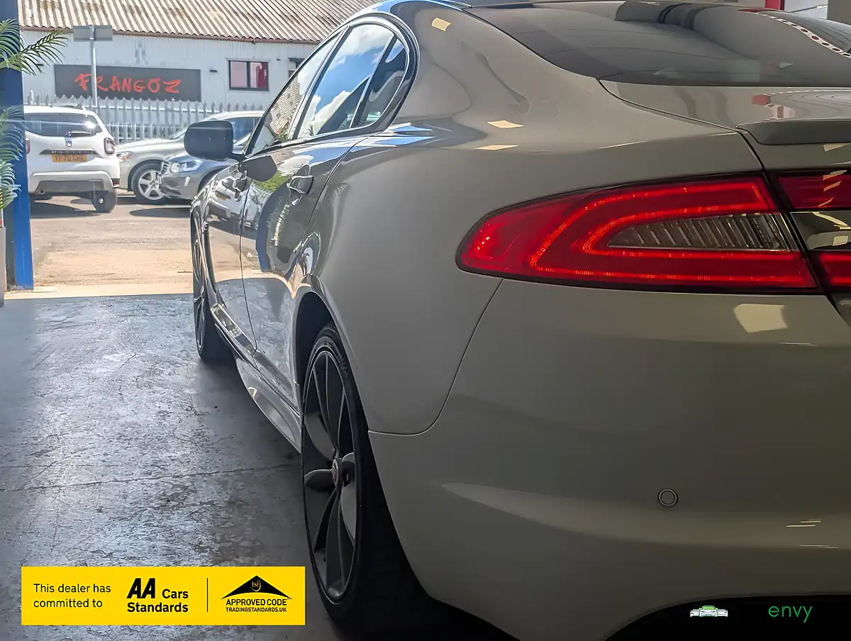 Used 2015 Jaguar Xf R-Sport White - Interior and Exterior details 6