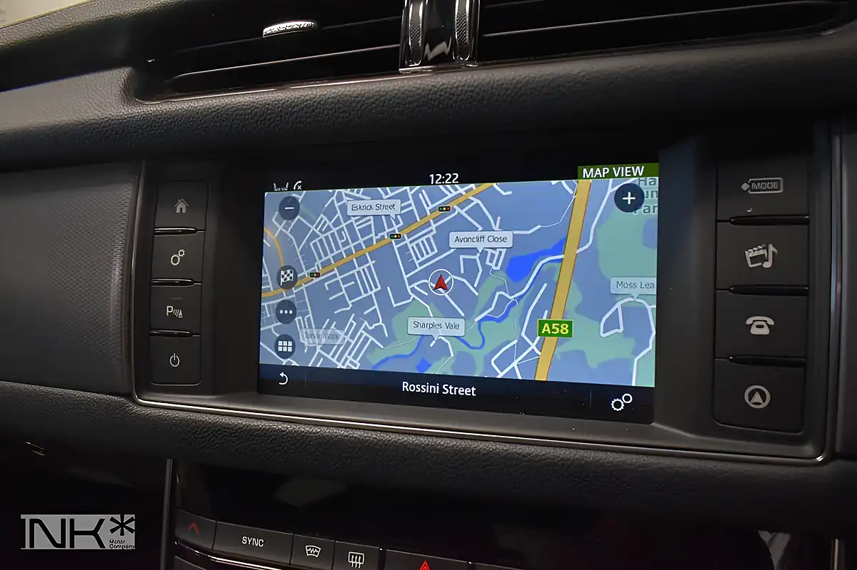 Used 2015 Jaguar Xf R-Sport White - Interior and Exterior details 12