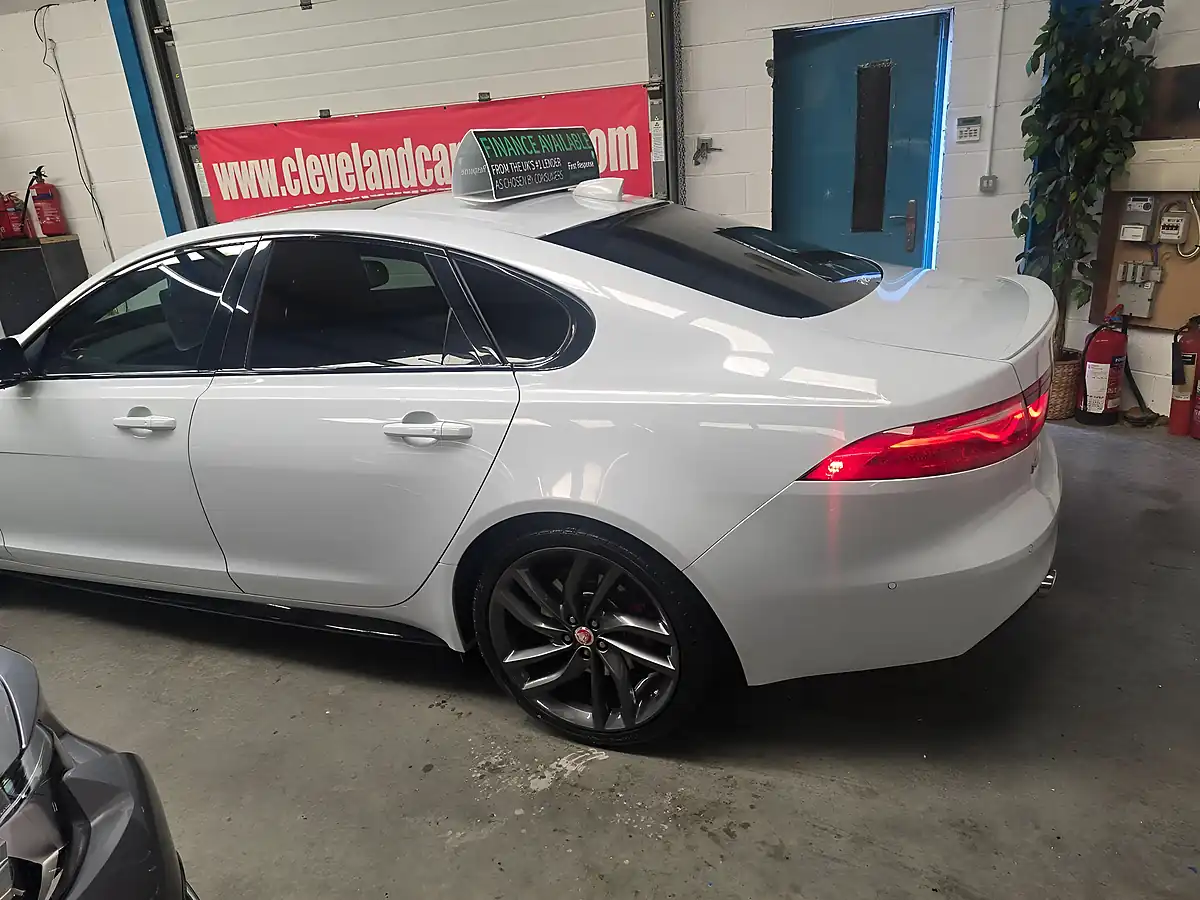 Used 2015 Jaguar Xf S White - Interior and Exterior details 10