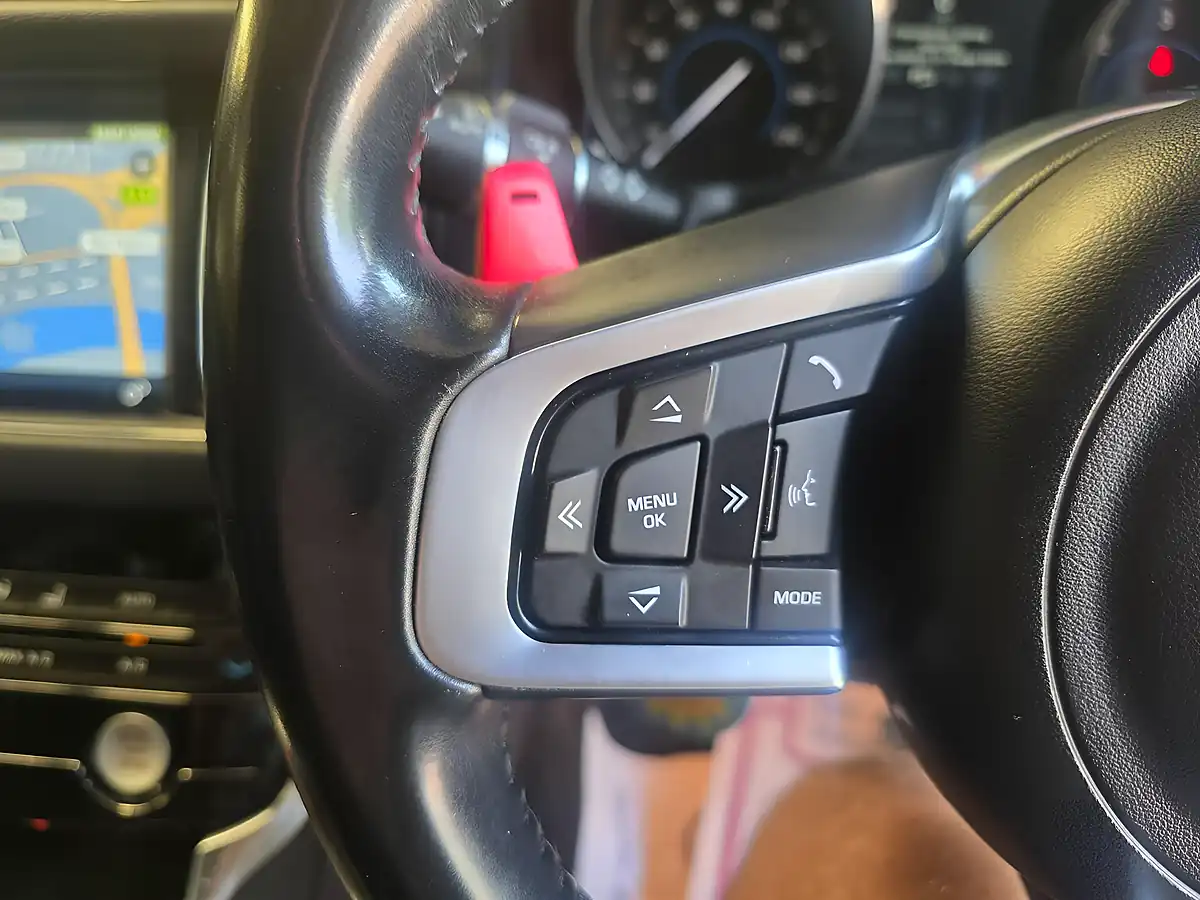Used 2015 Jaguar Xf S White - Interior and Exterior details 15