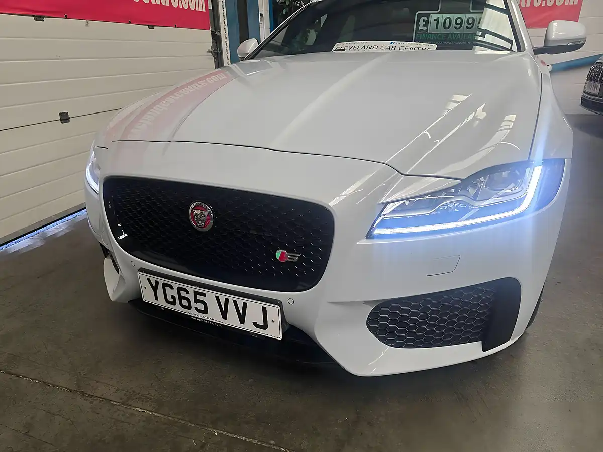 Used 2015 Jaguar Xf S White - Interior and Exterior details 2