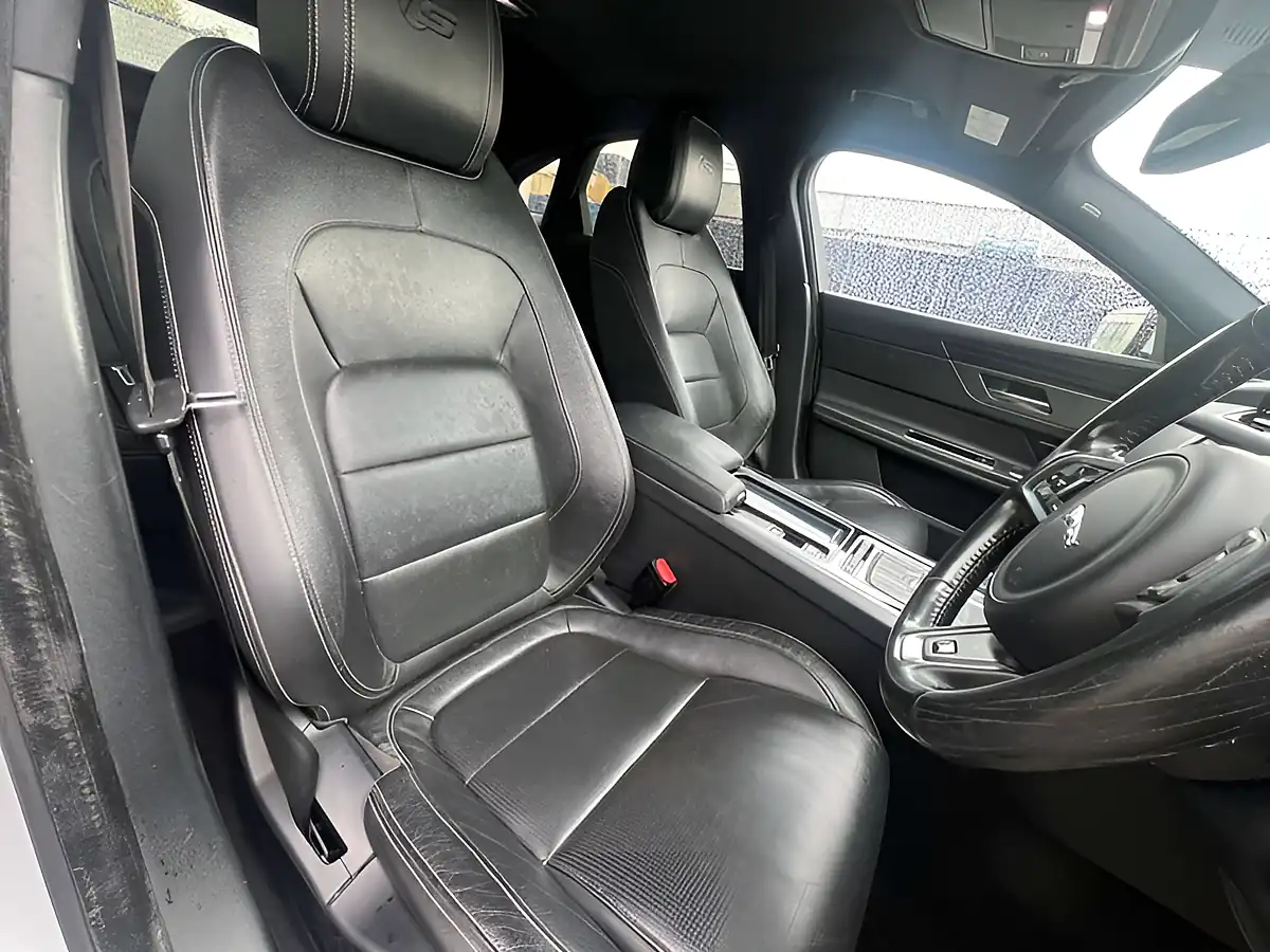 Used 2015 Jaguar Xf S Yulong White - Interior and Exterior details 11