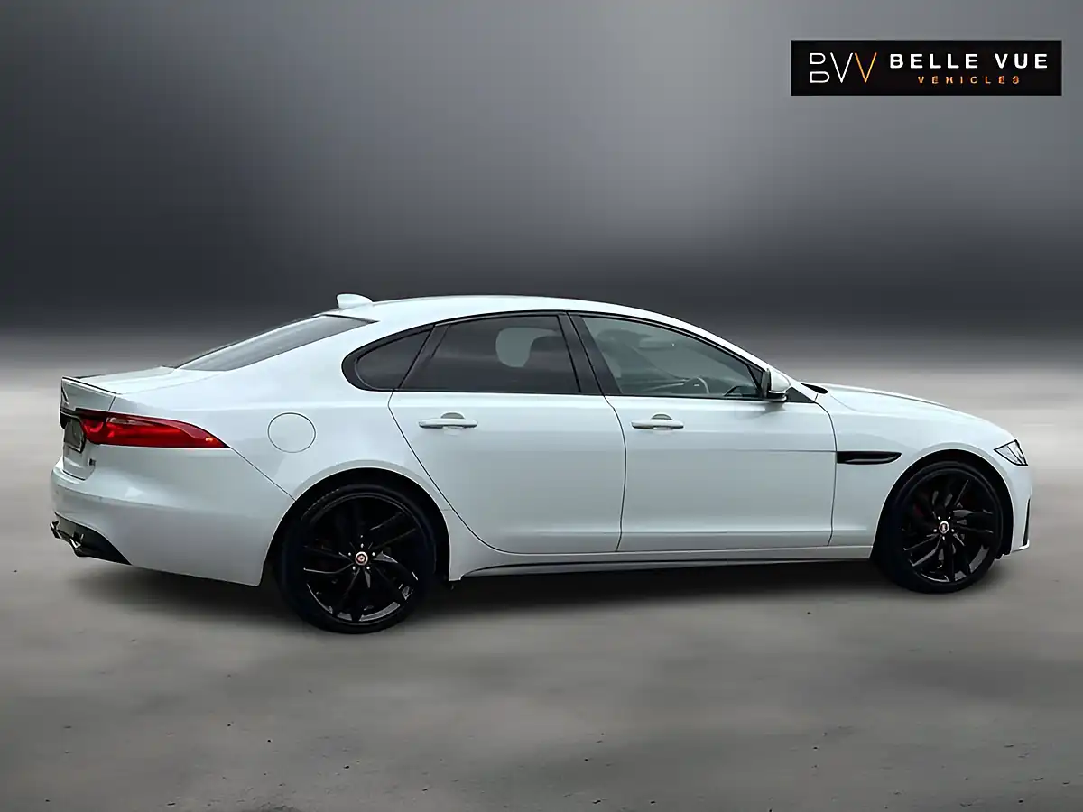 Used 2015 Jaguar Xf S Yulong White - Interior and Exterior details 6