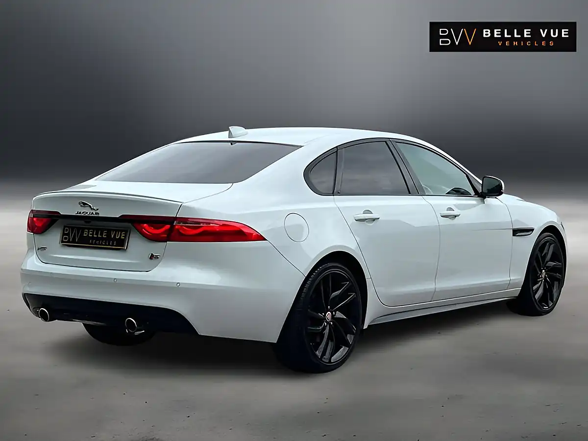 Used 2015 Jaguar Xf S Yulong White - Interior and Exterior details 7