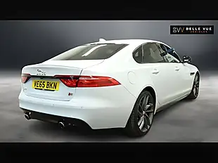 Used 2015 Jaguar Xf S Yulong White - Interior and Exterior details 4