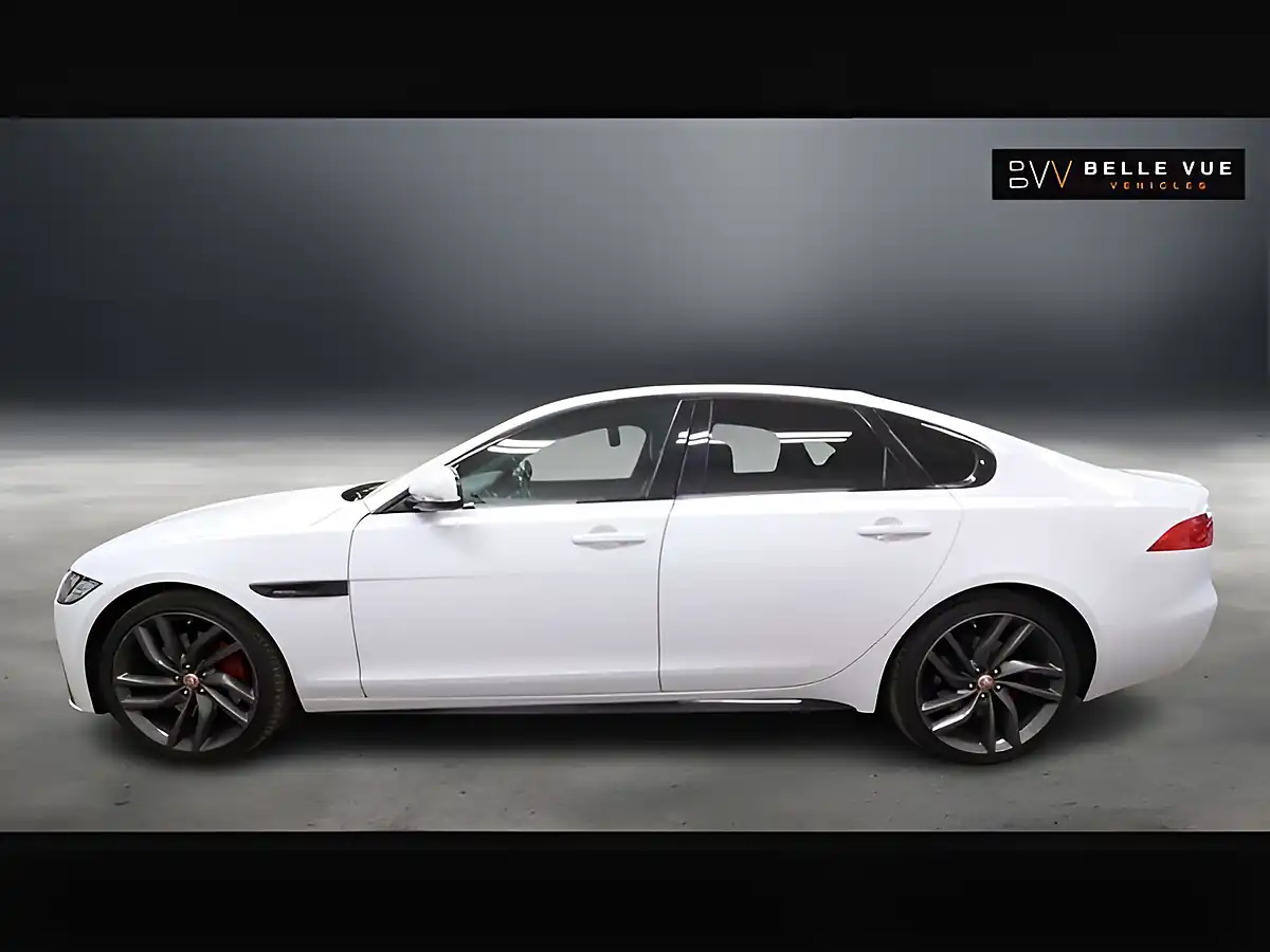 Used 2015 Jaguar Xf S Yulong White - Interior and Exterior details 5