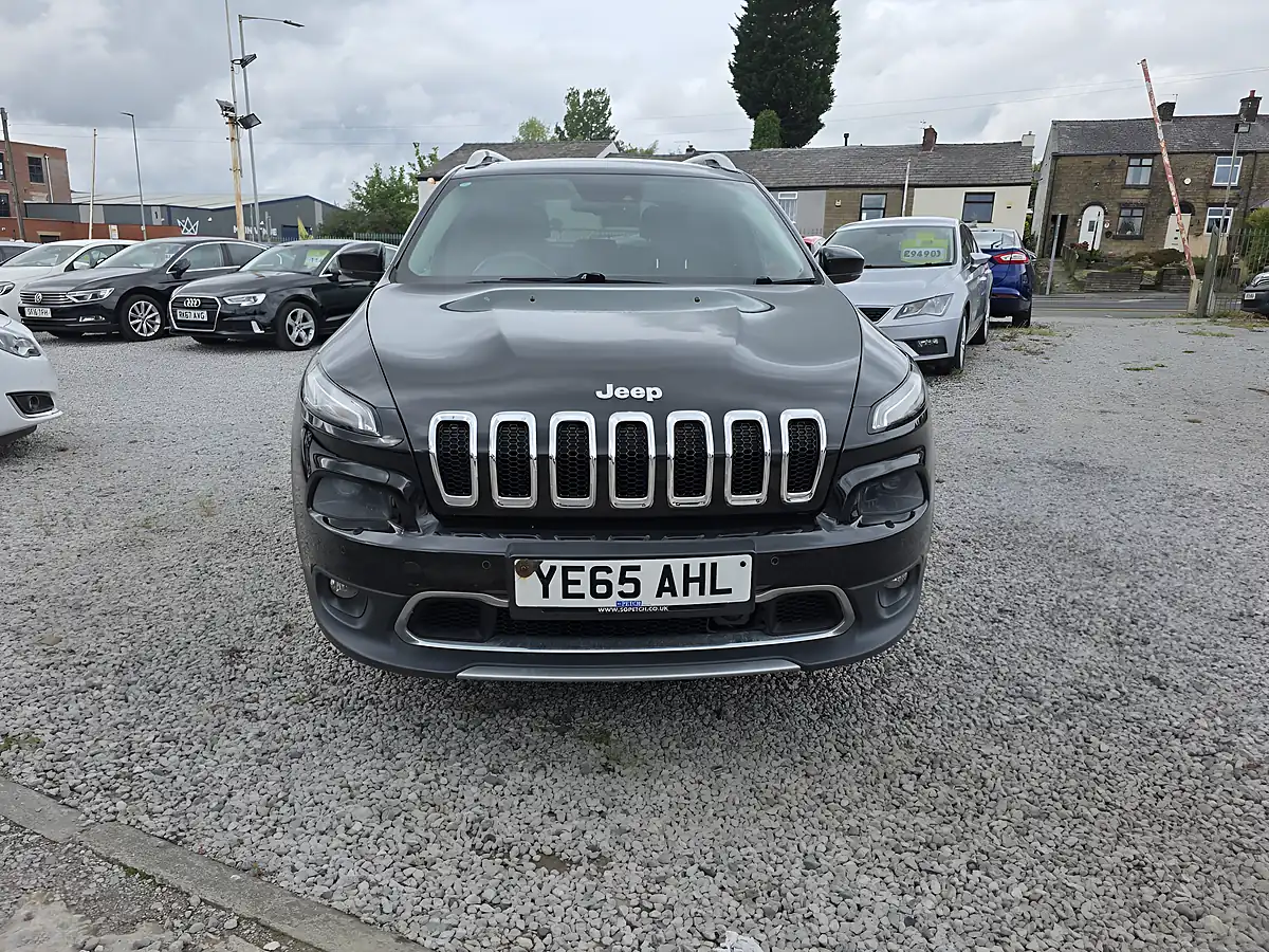 Used 2015 Jeep Cherokee Limited Black - Front View