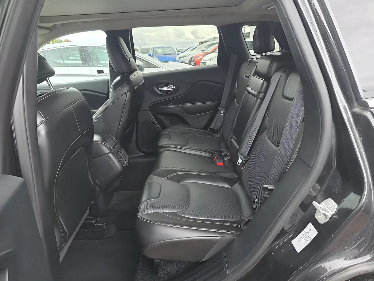 Used 2015 Jeep Cherokee Limited Black - Interior and Exterior details 10