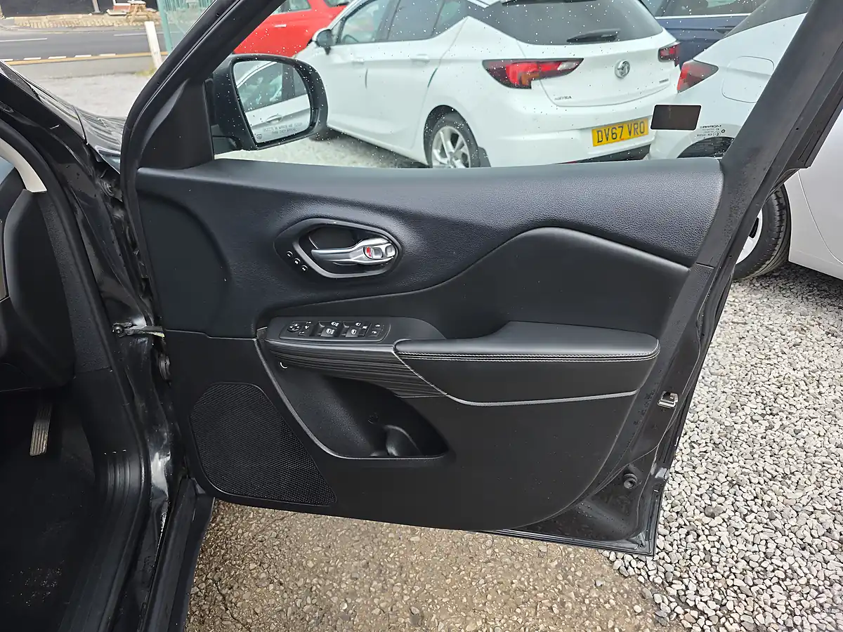 Used 2015 Jeep Cherokee Limited Black - Interior and Exterior details 14