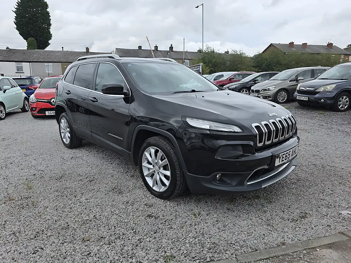 Used 2015 Jeep Cherokee Limited Black - Interior and Exterior details 3