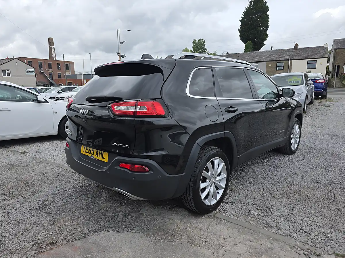Used 2015 Jeep Cherokee Limited Black - Interior and Exterior details 7