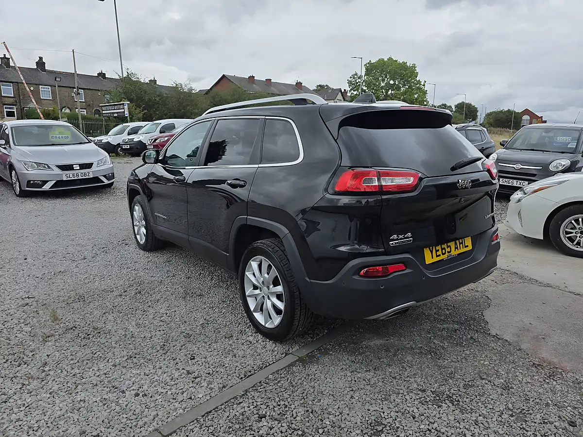 Used 2015 Jeep Cherokee Limited Black - Interior and Exterior details 9
