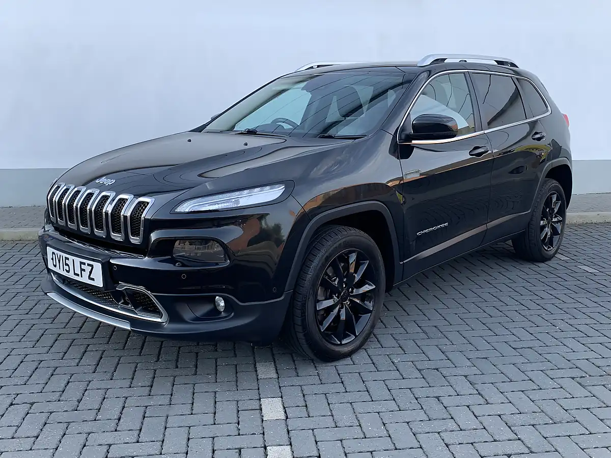 Used 2015 Jeep Cherokee Limited Black - Interior and Exterior details 4