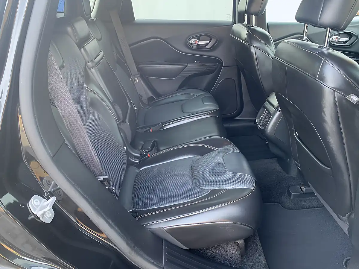 Used 2015 Jeep Cherokee Limited Black - Interior and Exterior details 8