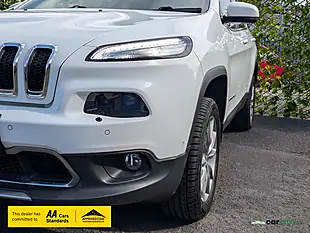 Used 2015 Jeep Cherokee Limited Bright White - Interior and Exterior details 8
