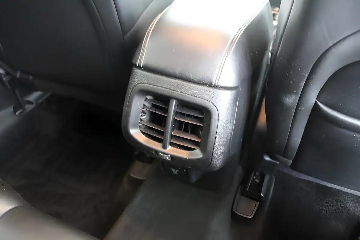 Used 2015 Jeep Cherokee Limited Grey - Interior and Exterior details 19