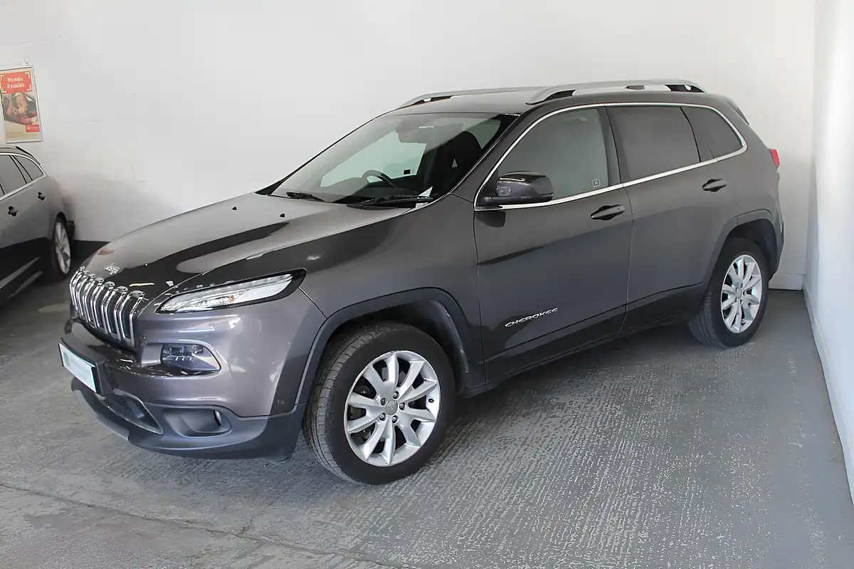 Used 2015 Jeep Cherokee Limited Grey - Interior and Exterior details 4