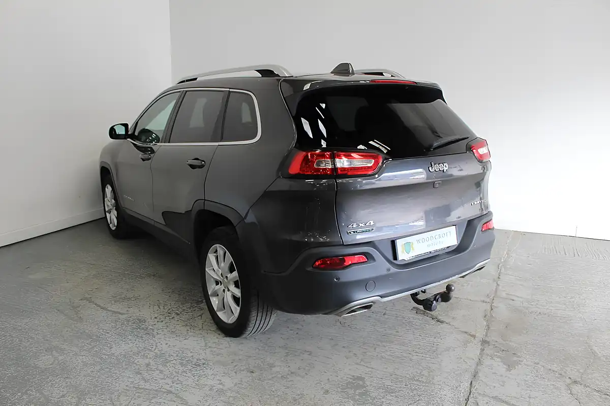 Used 2015 Jeep Cherokee Limited Grey - Interior and Exterior details 5