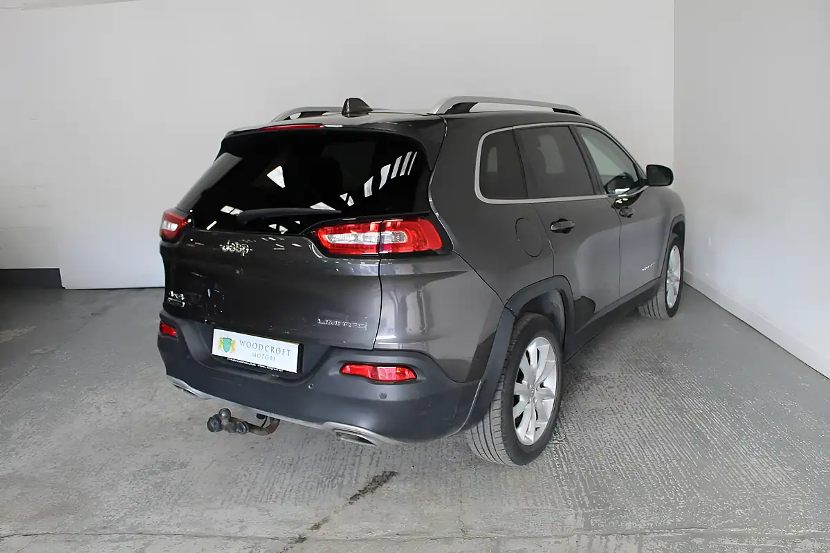 Used 2015 Jeep Cherokee Limited Grey - Interior and Exterior details 6