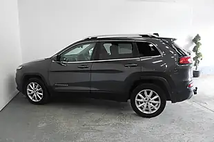 Used 2015 Jeep Cherokee Limited Grey - Interior and Exterior details 7
