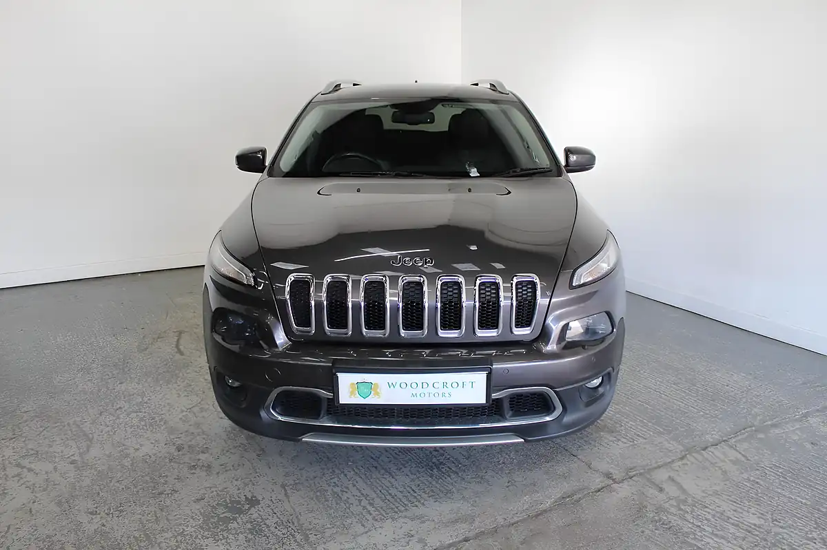 Used 2015 Jeep Cherokee Limited Grey - Interior and Exterior details 9