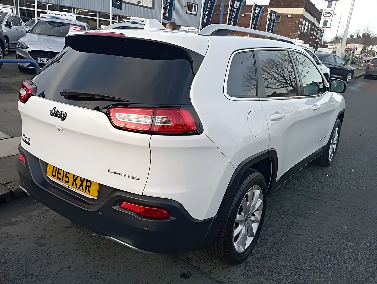 Used 2015 Jeep Cherokee Limited White - Interior and Exterior details 2
