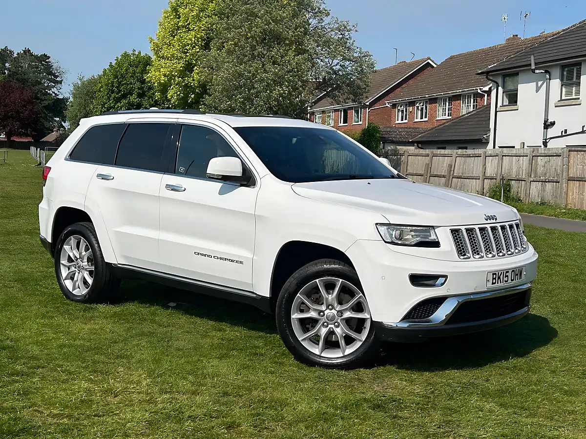 Used 2015 Jeep Grand Cherokee Summit Bright White - Interior and Exterior details 3
