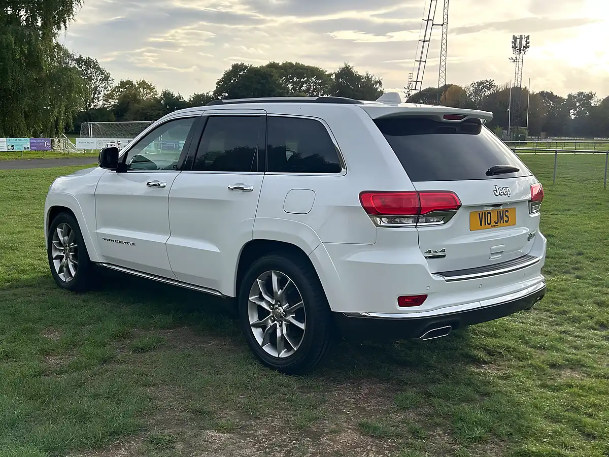Used 2015 Jeep Grand Cherokee Summit Bright White - Interior and Exterior details 7