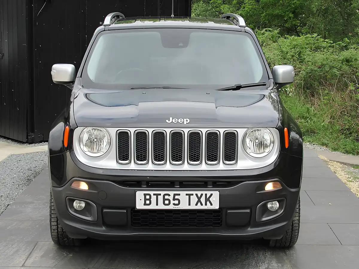 Used 2015 Jeep Renegade Limited Black - Interior and Exterior details 11