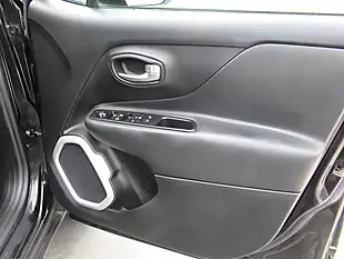 Used 2015 Jeep Renegade Limited Black - Interior and Exterior details 17
