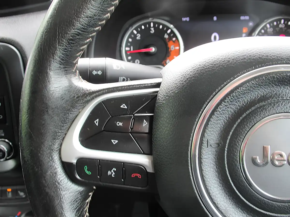 Used 2015 Jeep Renegade Limited Black - Interior and Exterior details 19
