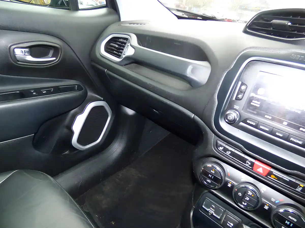 Used 2015 Jeep Renegade Limited Black - Interior and Exterior details 15