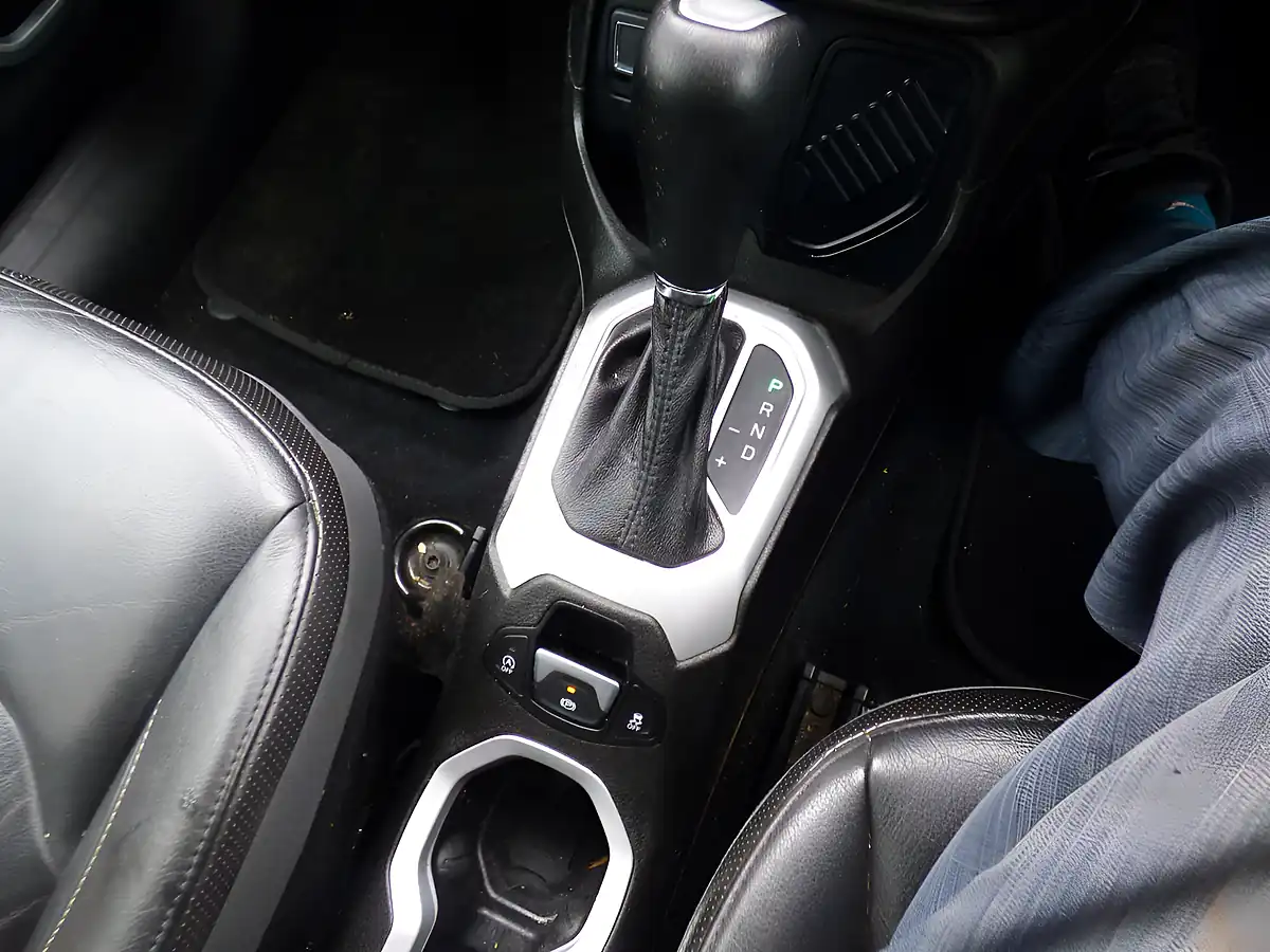 Used 2015 Jeep Renegade Limited Black - Interior and Exterior details 18