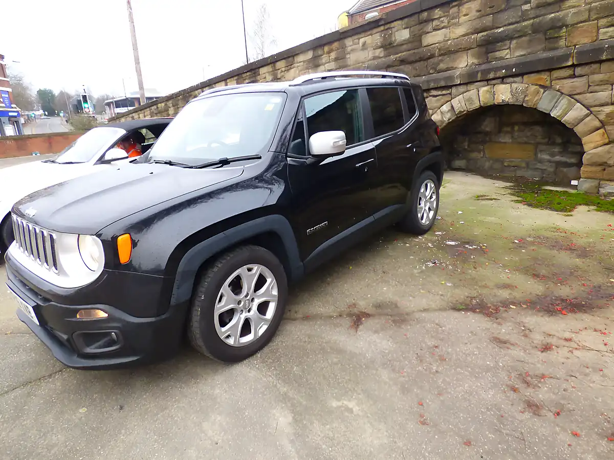 Used 2015 Jeep Renegade Limited Black - Interior and Exterior details 3