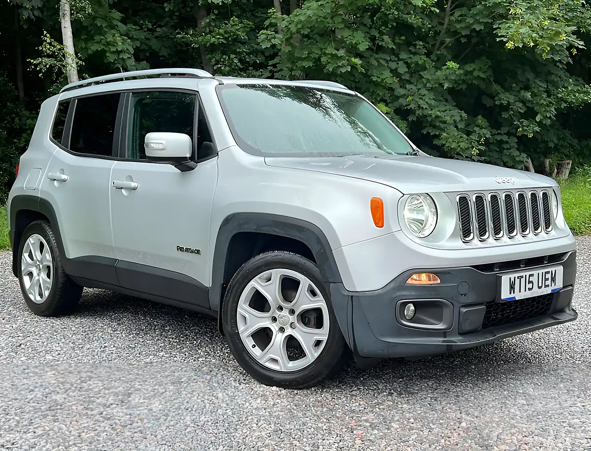 Used 2015 Jeep Renegade Limited Glacier - Front View
