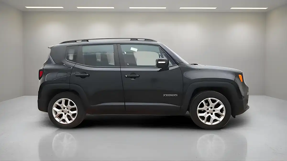 Used 2015 Jeep Renegade Longitude Black - Interior and Exterior details 3
