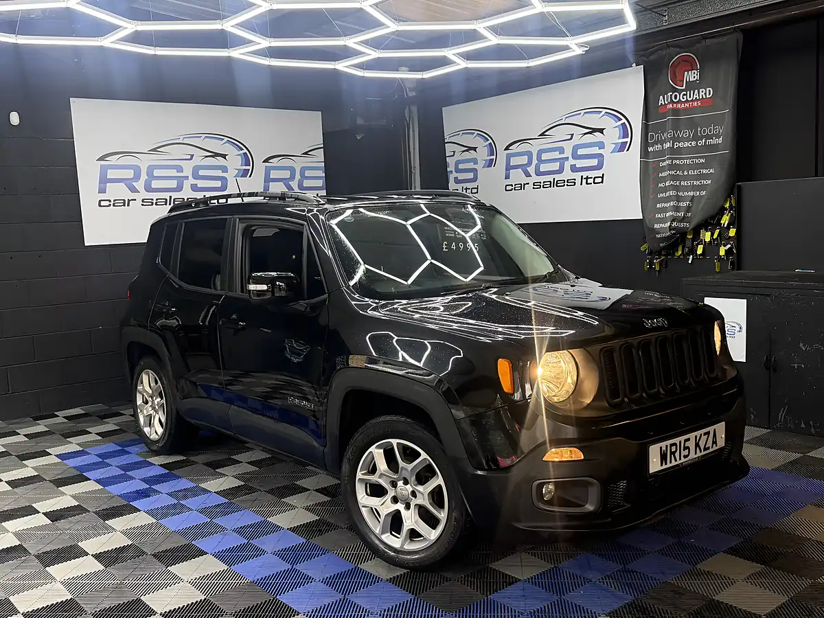 Used 2015 Jeep Renegade Longitude Black - Front View