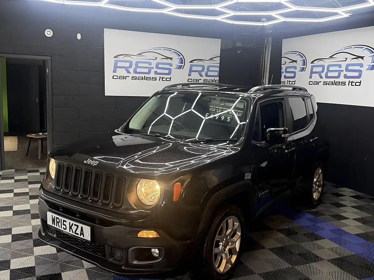 Used 2015 Jeep Renegade Longitude Black - Interior and Exterior details 12