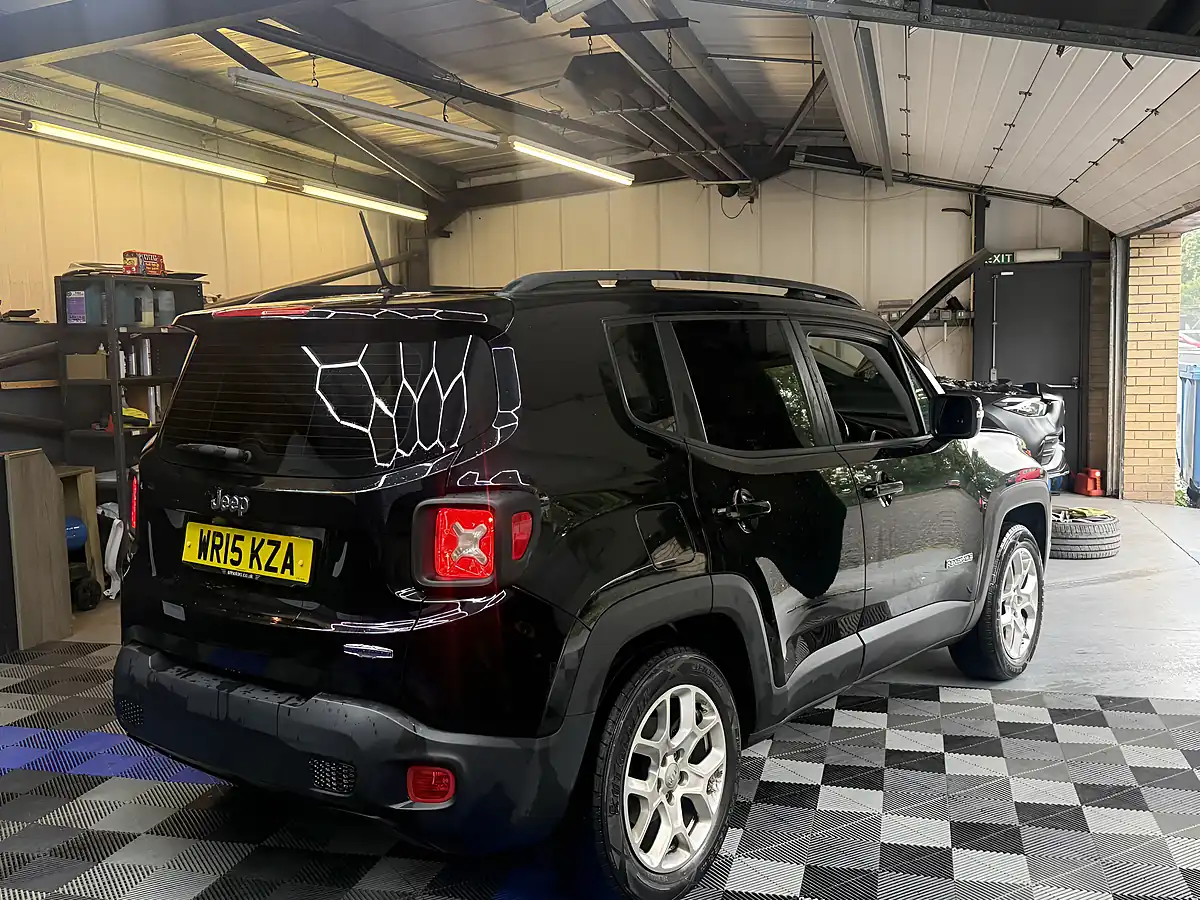 Used 2015 Jeep Renegade Longitude Black - Interior and Exterior details 4