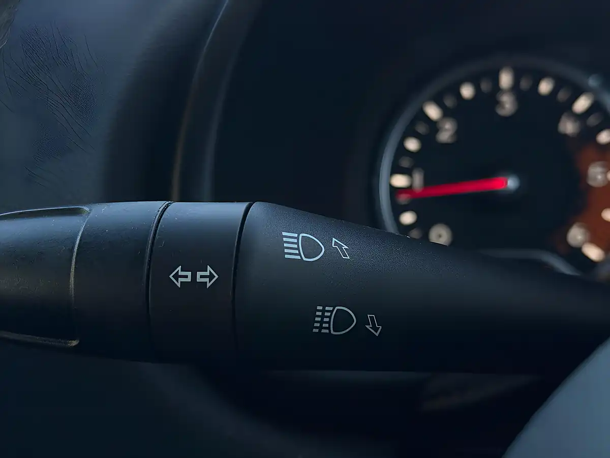 Used 2015 Jeep Renegade Longitude Grey - Interior and Exterior details 15