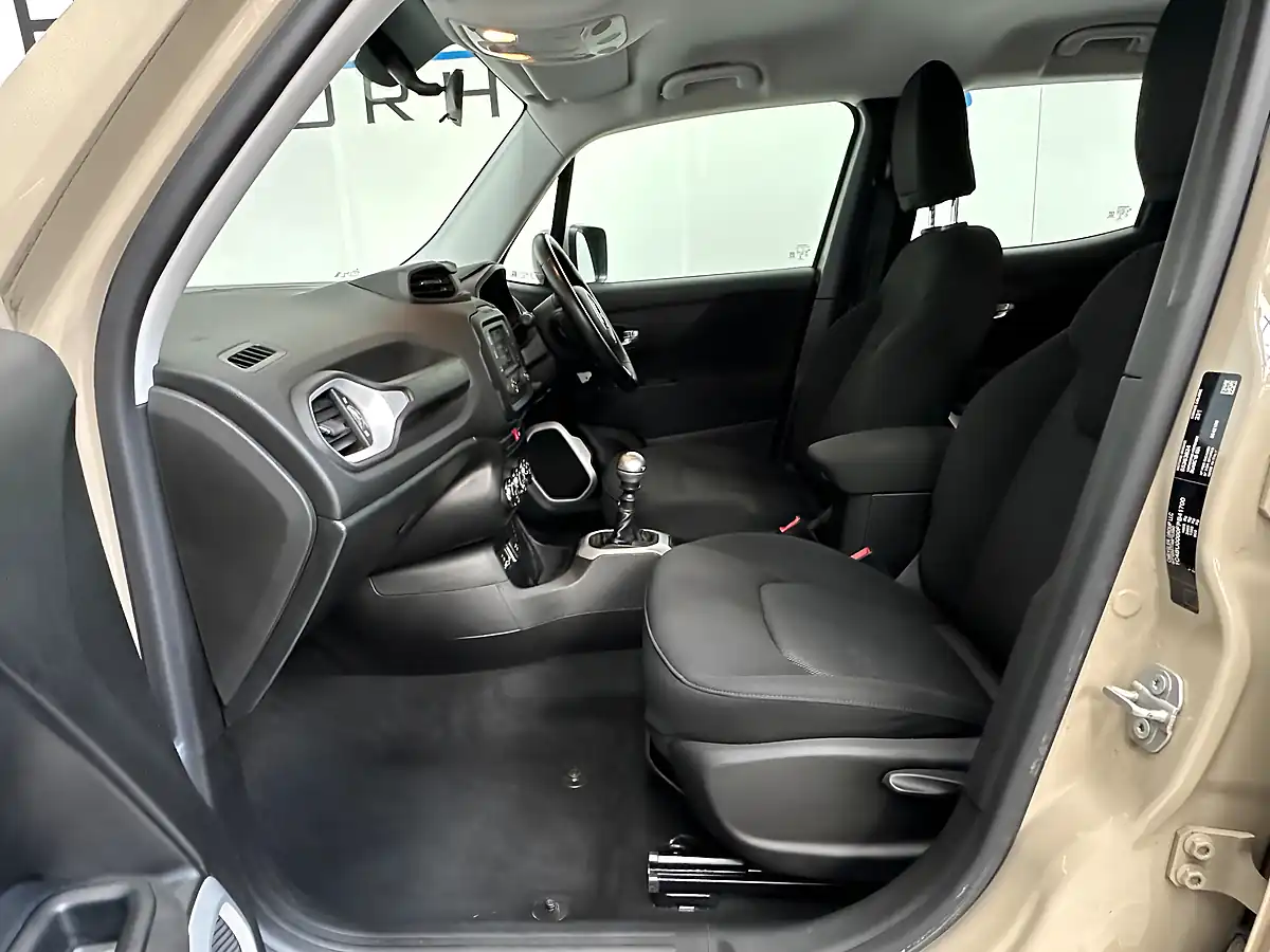 Used 2015 Jeep Renegade Longitude Mojave Sand - Interior and Exterior details 10