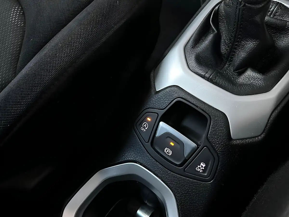 Used 2015 Jeep Renegade Longitude Mojave Sand - Interior and Exterior details 14
