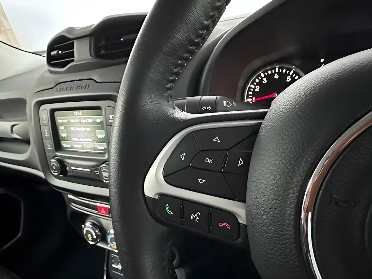 Used 2015 Jeep Renegade Longitude Mojave Sand - Interior and Exterior details 17