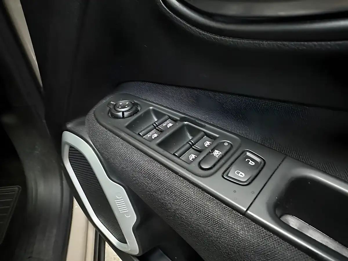 Used 2015 Jeep Renegade Longitude Mojave Sand - Interior and Exterior details 19