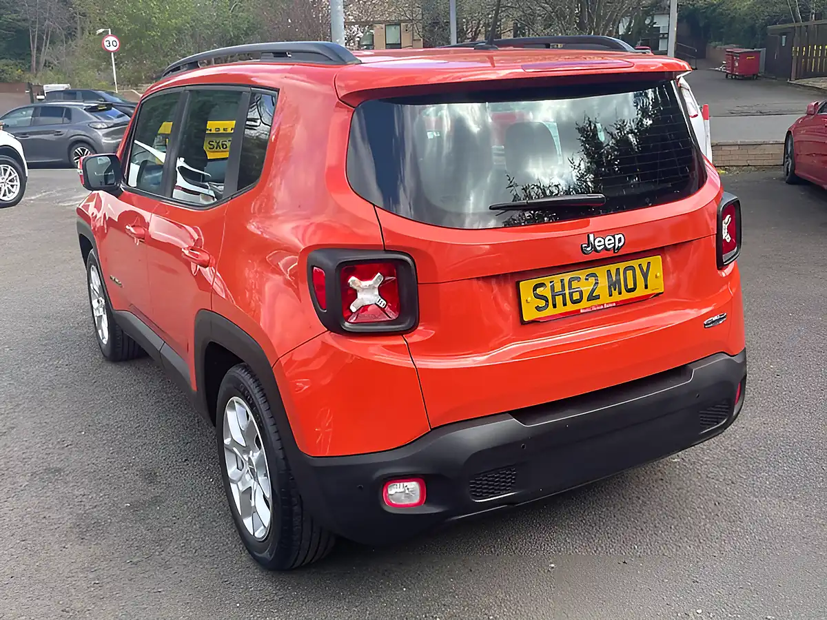 Used 2015 Jeep Renegade Longitude Orange - Interior and Exterior details 6