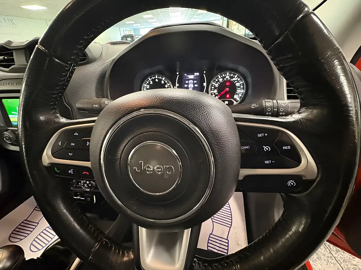 Used 2015 Jeep Renegade Longitude Orange - Interior and Exterior details 19