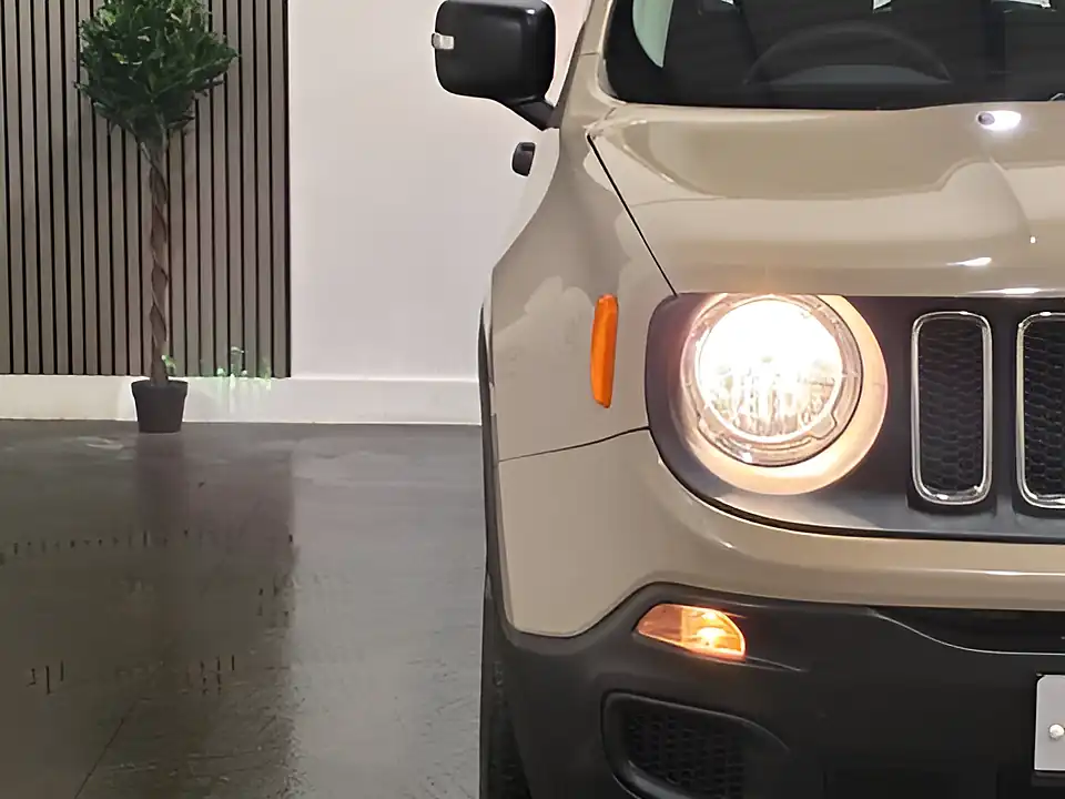 Used 2015 Jeep Renegade Sport Beige - Interior and Exterior details 17