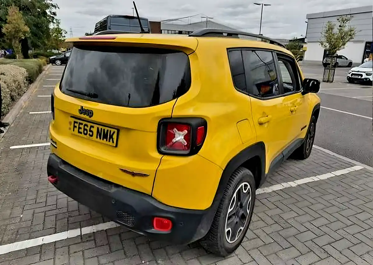 Used 2015 Jeep Renegade Trailhawk Sollar Yellow - Interior and Exterior details 7